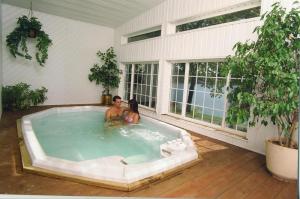 hot_tub Hot Tub