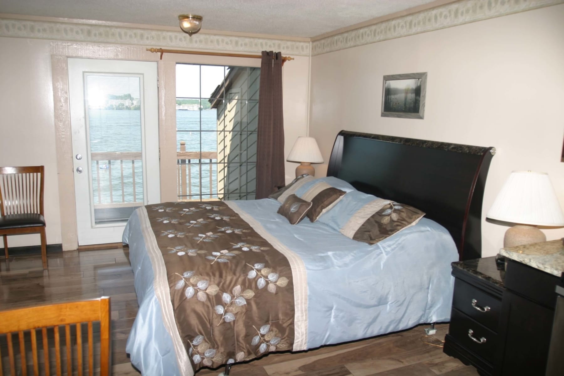 Photo-Studio-2-Bed-Kitchen